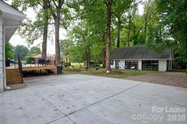 Building Photo - 3945 Rockfern Rd