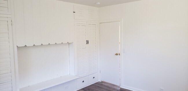 Building Photo - Excellent, Well Preserved and Restored 3 Bedroom Home - Available Soon!