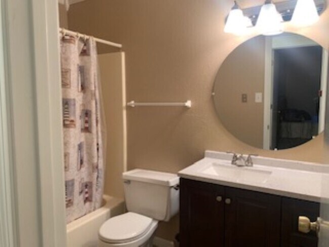 Building Photo - Nice Three Bedroom, 2 Bath home for rent.