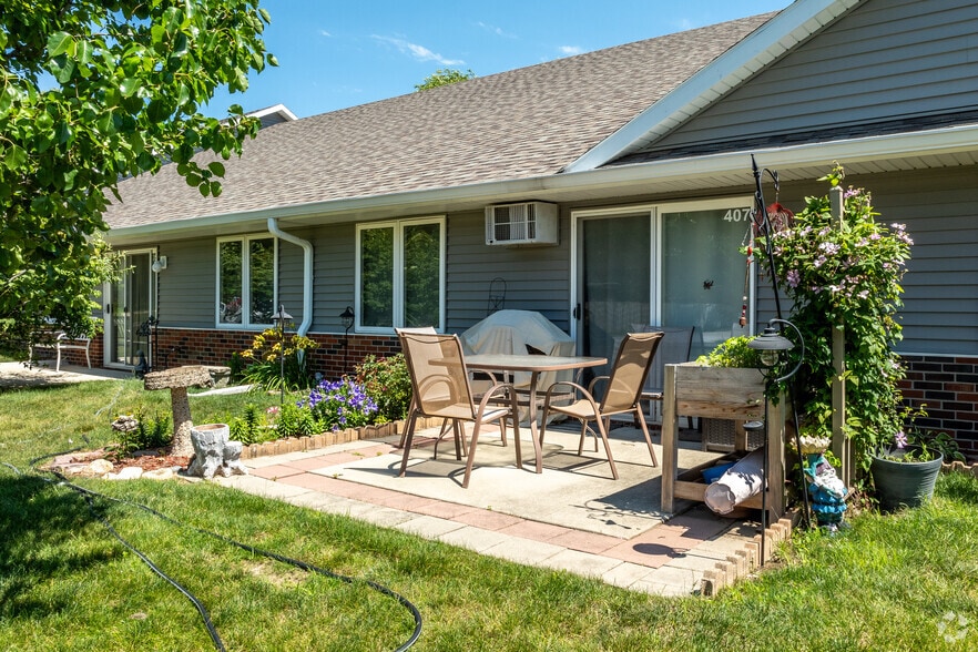 Building Photo - Fairmeadows Village