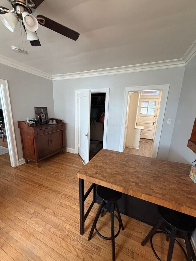 Building Photo - 1110 Curtiss St