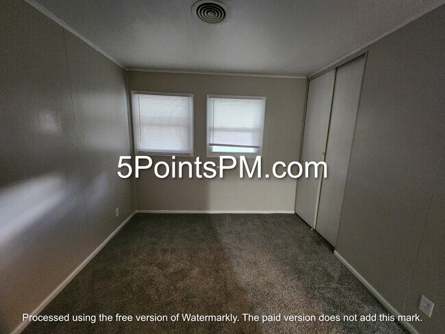 Building Photo - 1032 Andrew St