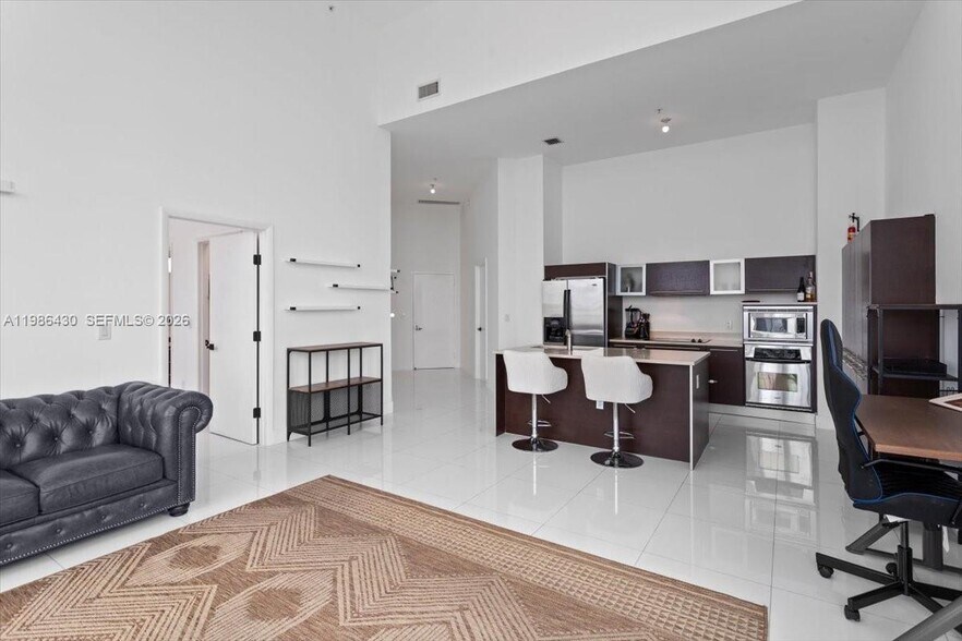 Building Photo - 1900 N Bayshore Dr