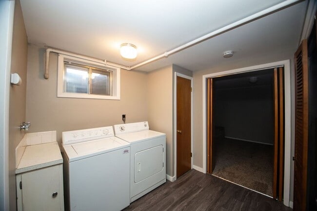 Building Photo - 1712 S Whitcomb St