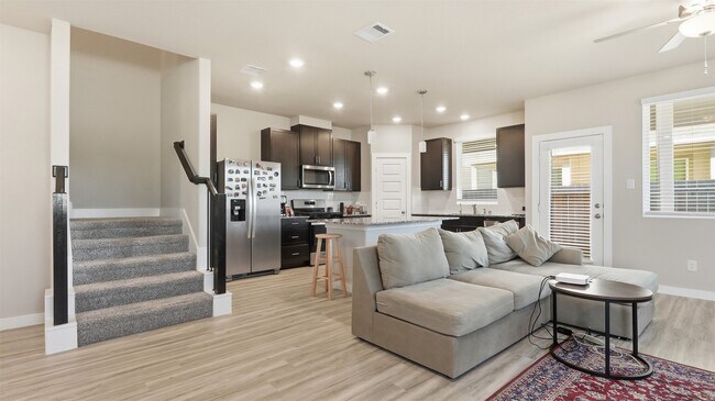 Building Photo - 1525 Blue Acer Dr