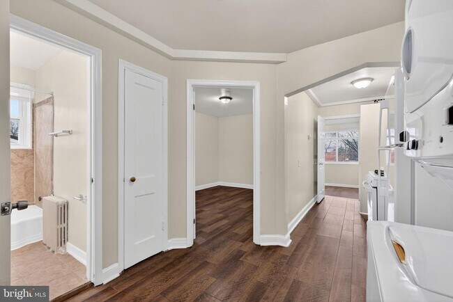 Building Photo - 3207 11th Pl SE