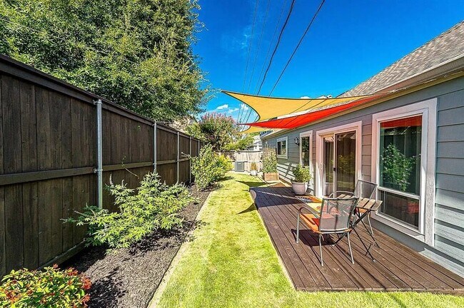 Building Photo - 14427 Briarhills Pkwy