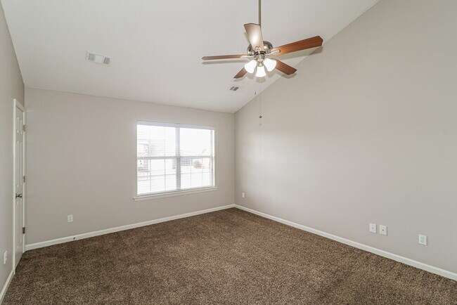 Building Photo - 2792 Shady Well