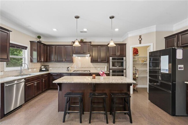 Building Photo - 4470 Skylark Ln
