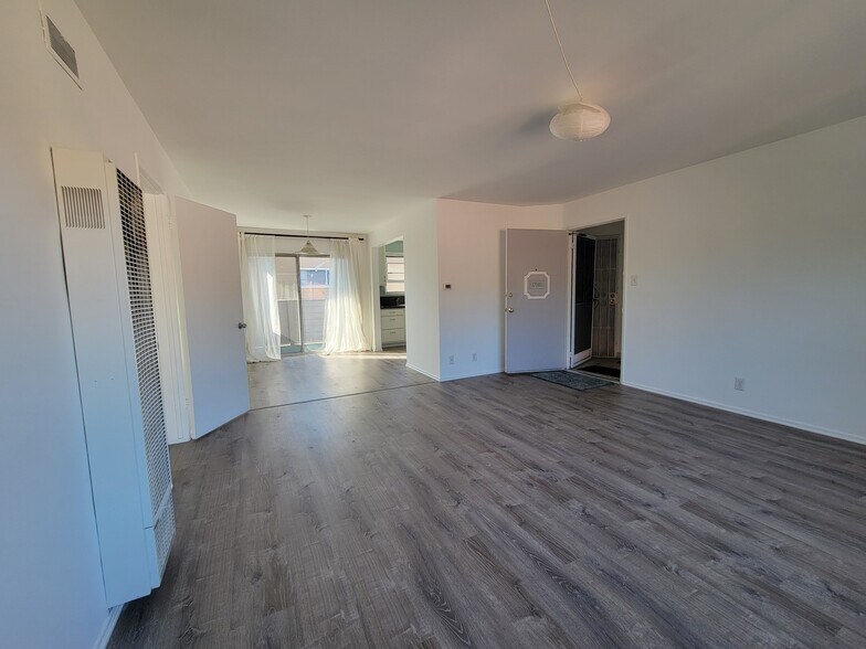 Building Photo - 3708 Corinth Ave