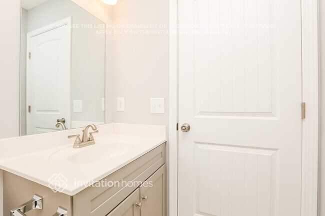 Building Photo - 354 Green Hills Dr