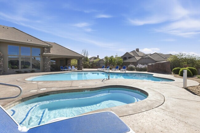 Building Photo - 4221 Torrey Pines Dr