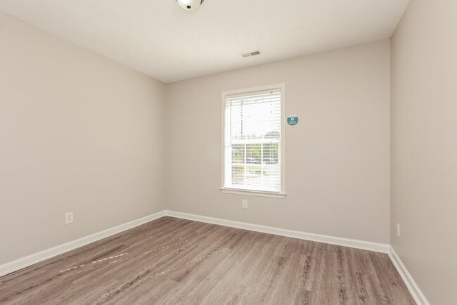 Building Photo - 505 Chinquapin Pl