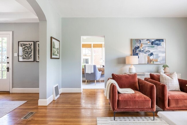 Building Photo - Elegant Sugar House Living: Finished Basem...