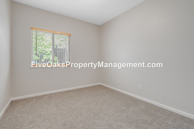 Building Photo - 2242 Zittel Dr