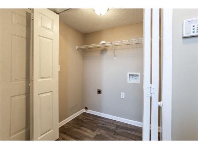 Building Photo - 2727 Fort Hampton Ct