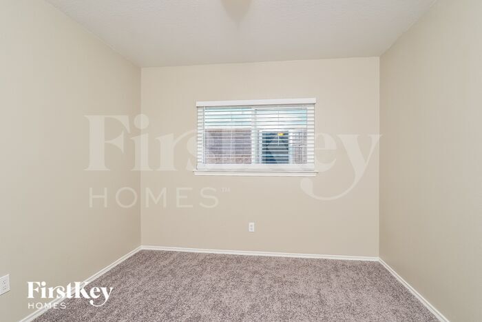Building Photo - 10756 Irish Glen Trail