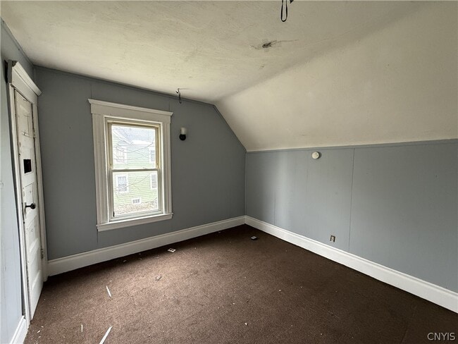 Building Photo - 154 Seeley Ave