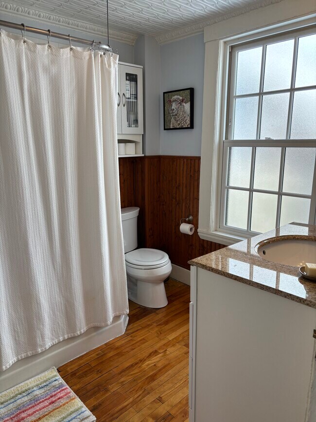 Building Photo - 272 Danforth St