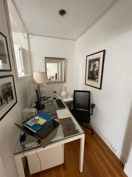 Building Photo - 77 Martin St