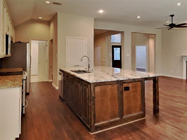 Building Photo - 2214 Frio Dr