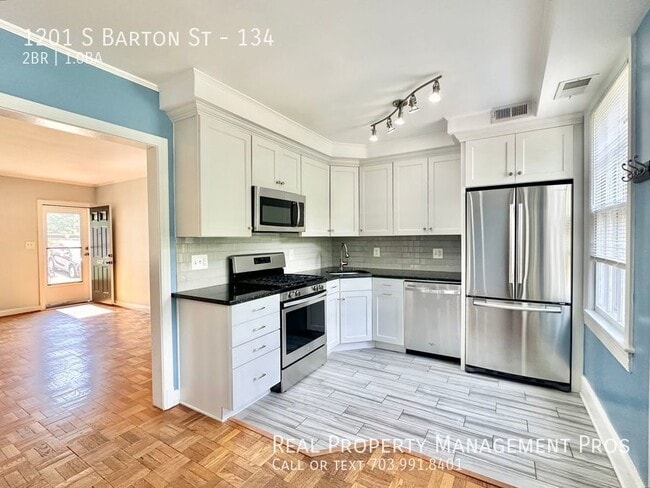 Building Photo - 1201 S Barton St