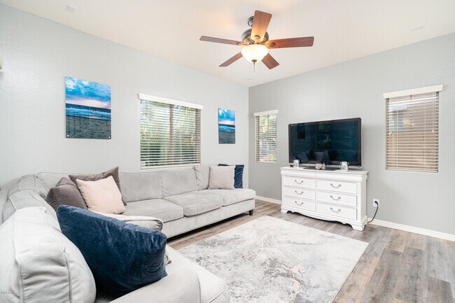 Building Photo - 14240 W Country Gables Dr