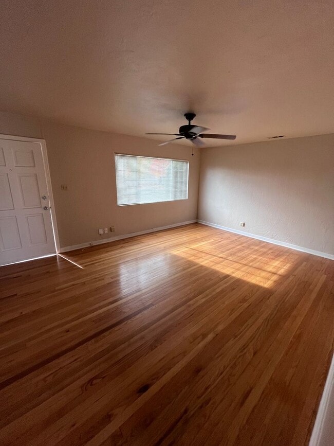 Building Photo - QUAINT HOME IN SACRAMENTO NEAR SOUTH LAND ...