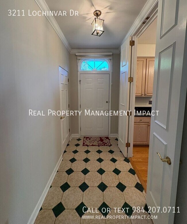 Building Photo - 3211 Lochinvar Dr