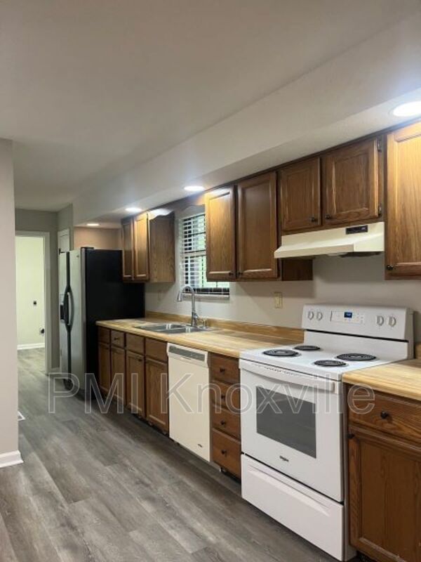 Building Photo - 4723 Zirkle Dr