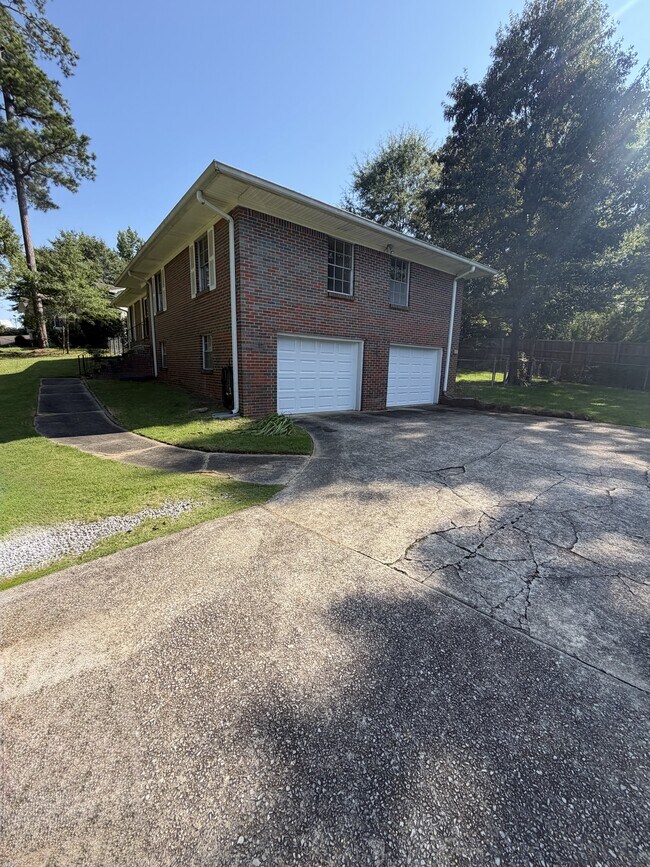 Building Photo - 3152 Old Columbiana Rd