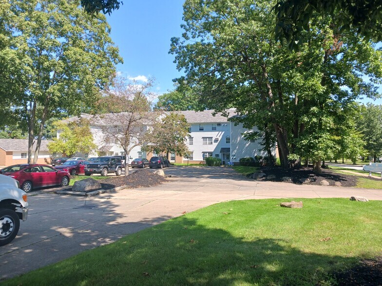 Timbers Apartments & Pinecrest Apartments 900 Tollis Pky Broadview