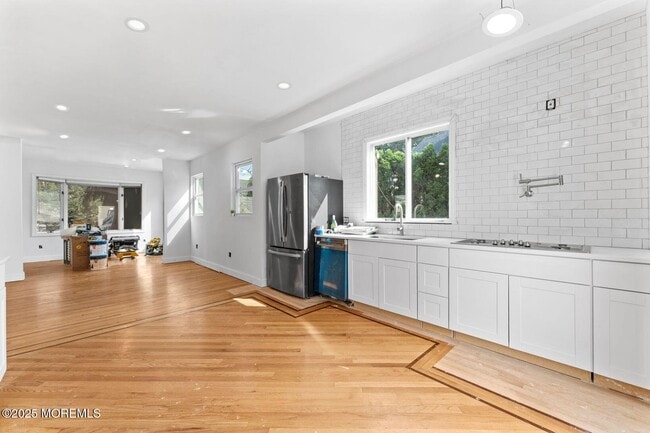 Building Photo - 807 Chestnut St