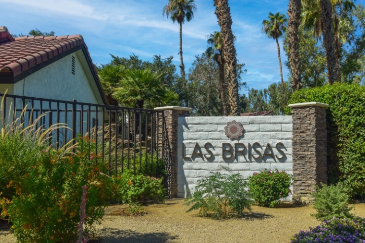 Primary Photo - Las Brisas Apartments