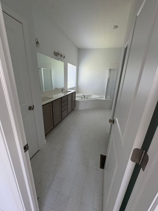 Building Photo - Beautiful 4 beds 3.5 baths in Pickerington