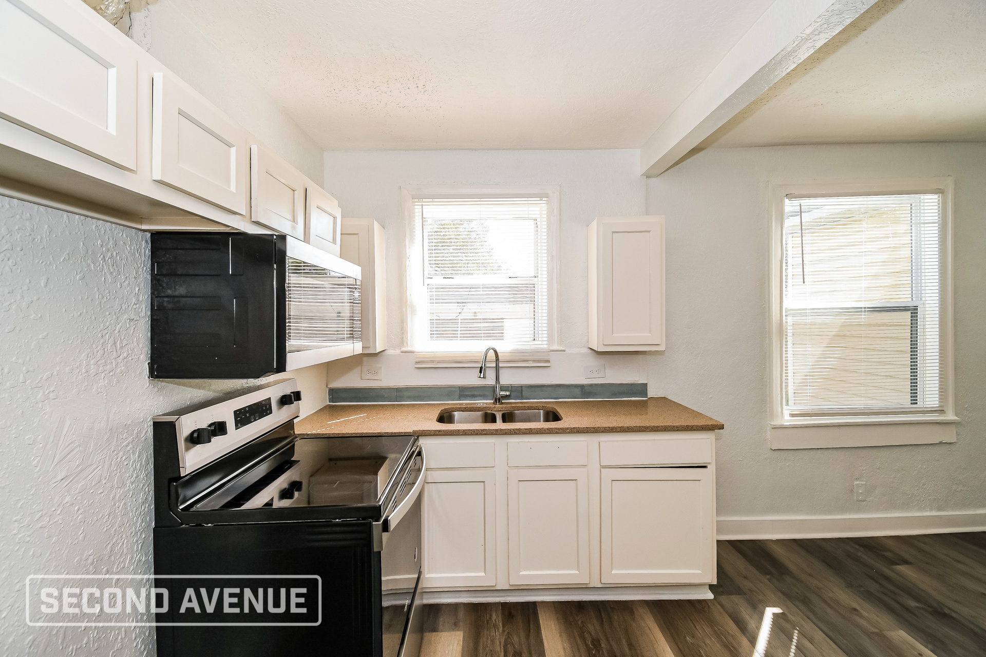 Building Photo - 1585 W 16th St