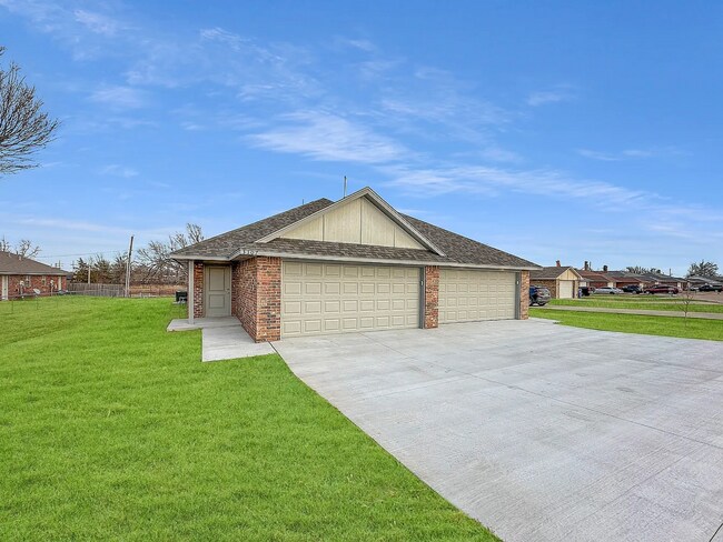 Building Photo - Beautiful 3-Bedroom, 2-Bath Home in Chickasha – Move-In Ready!