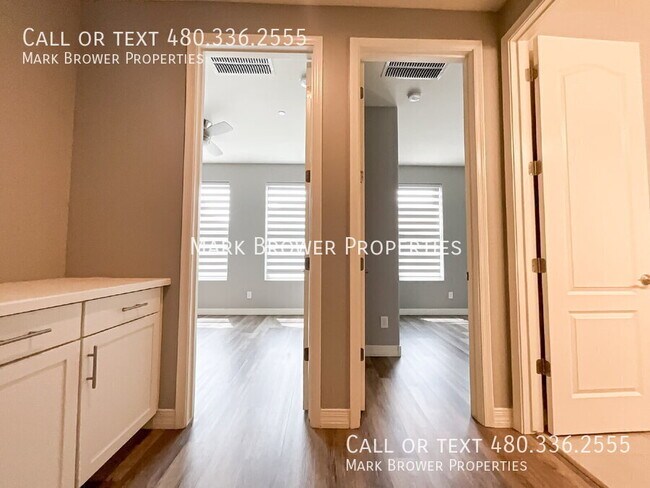 Building Photo - 7472 E Paraiso Dr
