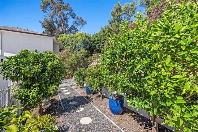 Building Photo - 2142 Ruby Pl