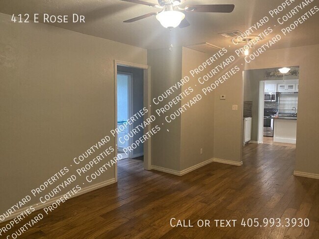 Building Photo - 412 E Rose Dr