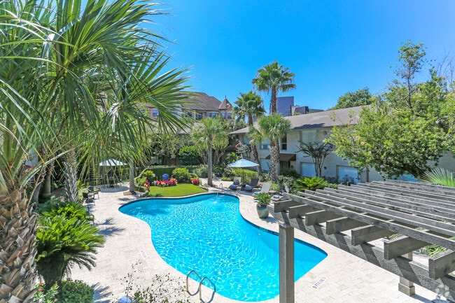 Marquee Uptown saltwater Pool - Marquee Uptown & Carriage Square