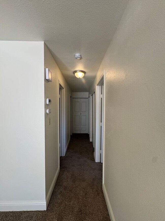 Building Photo - Spacious 5 Bedroom Home in NW Reno with 2 Primary Suites