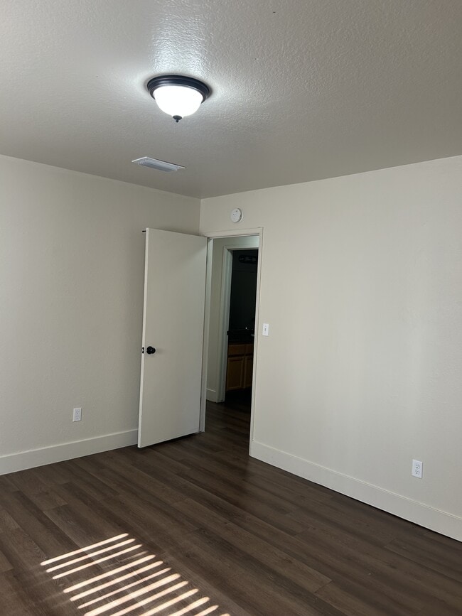 Building Photo - 3000 Keller St