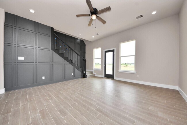 Building Photo - 11141 Rd 5503