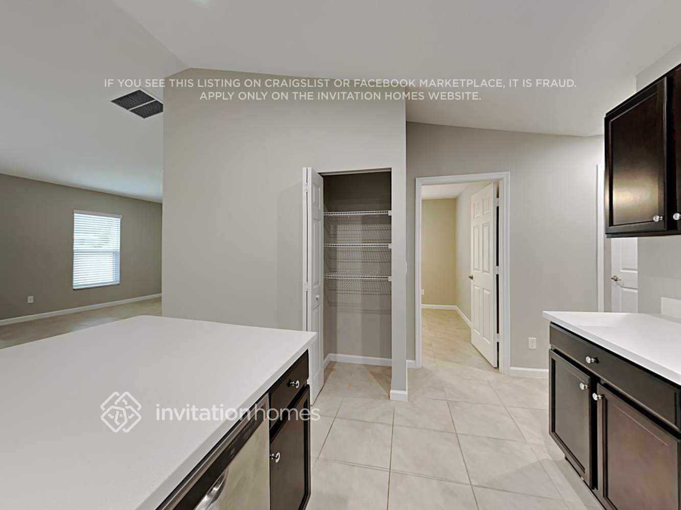 Building Photo - 1659 SW Realty St