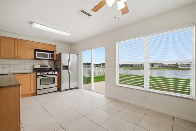 Building Photo - 10604 Lakeside Vista Dr