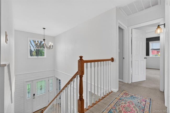 Building Photo - 22 Blossom Hill Dr