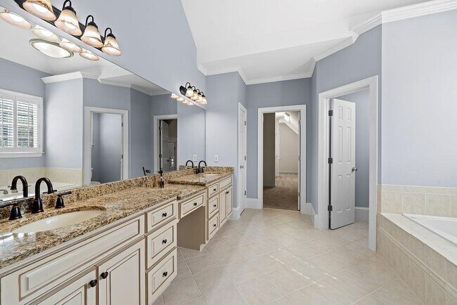 Building Photo - 1037 Windermere Crossing