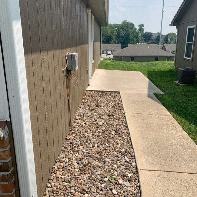 Building Photo - 524 W Gay St