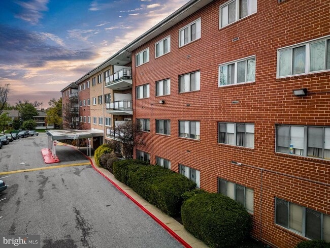 Building Photo - 3737 Clarks Ln